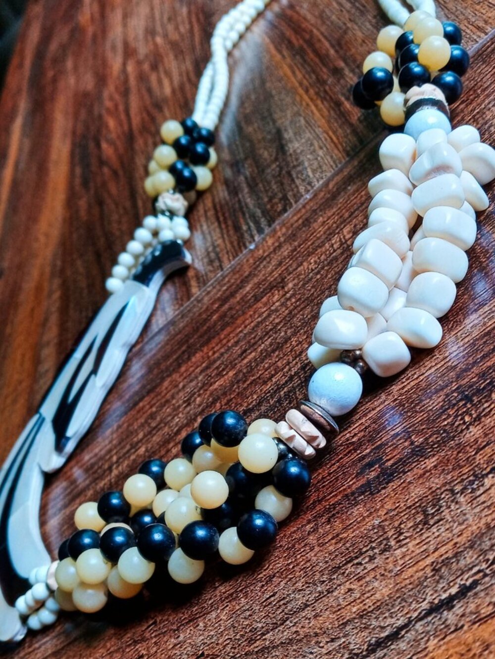 Striking Vintage Mother-of-Pearl Inlay Bird Statement Necklace - Picture 14 of 15